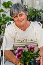Silvia (Uruguay) a débuté une garderie d’enfants en 1997. Mais passionnée par la culture des fleurs, elle a aussi une entreprise florale avec son mari et son beau-père.